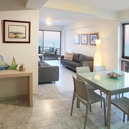 Makenzie Apartment *